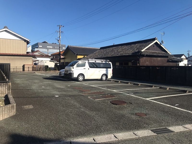 レオパレスＲ 駐車場