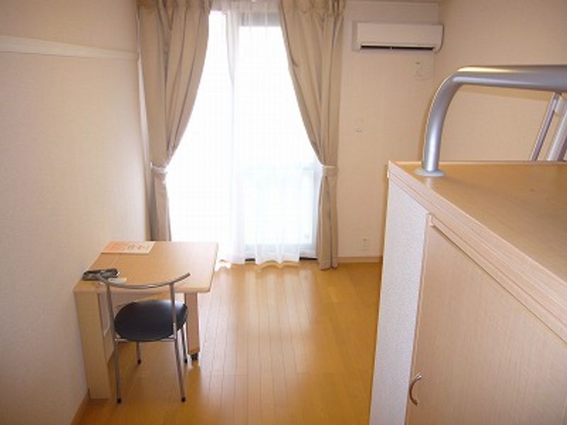 レオパレスしるびあ 居間