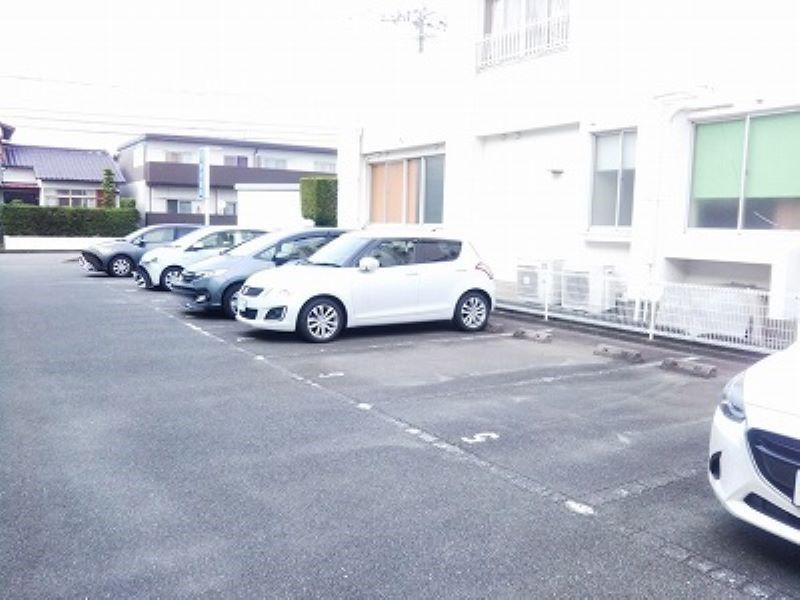 レオパレスＧｒａｃｅＨｅｉｍⅡ 駐車場