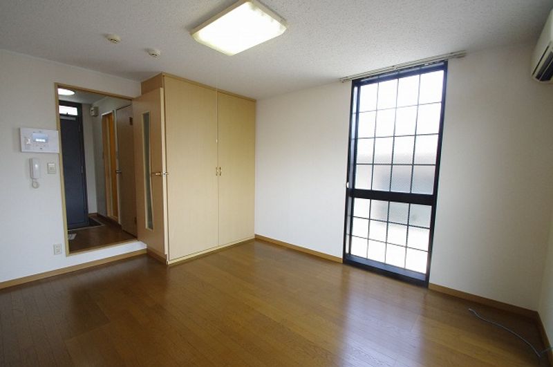 レオパレスサニーヒル 居間