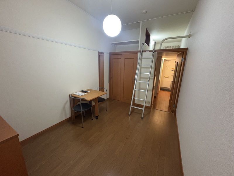 レオパレスプロヴァンス 居間