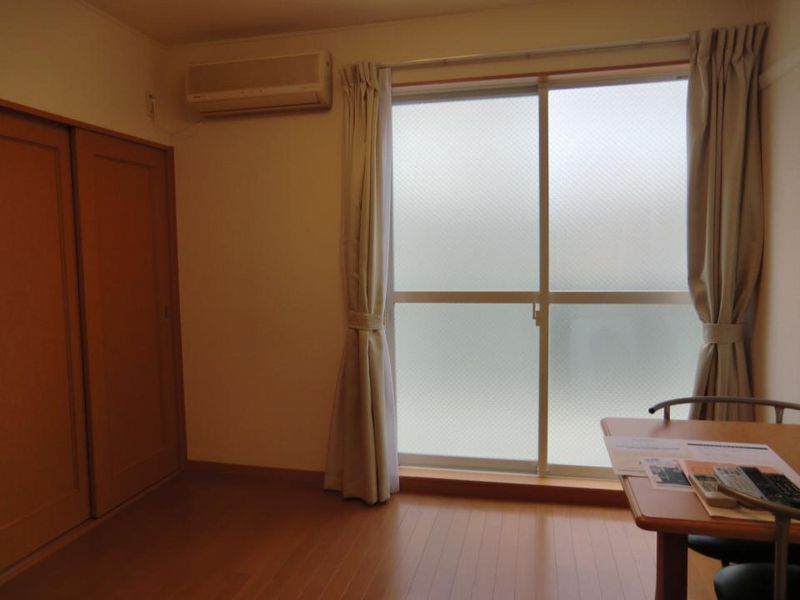 レオパレスＫ・Ｋ 居間