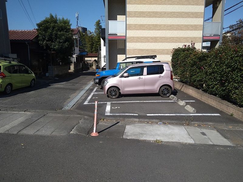 レオパレスＣｅｄｒｅ 駐車場