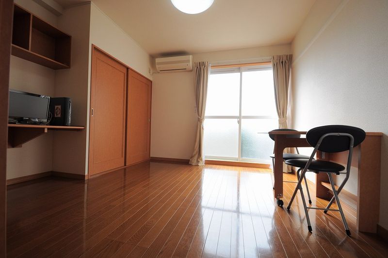 レオパレスＤＡＩＫＡＮⅡ 居間