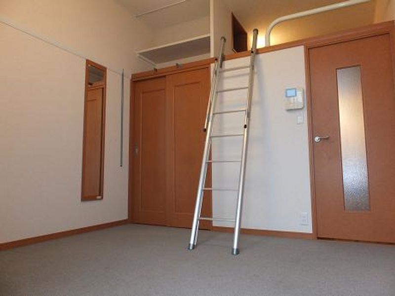 レオパレスグレープヒルＡ 居間