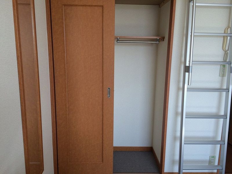 レオパレス古見 収納
