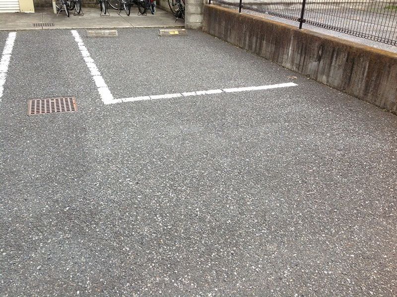 レオパレスシェルター 駐車場
