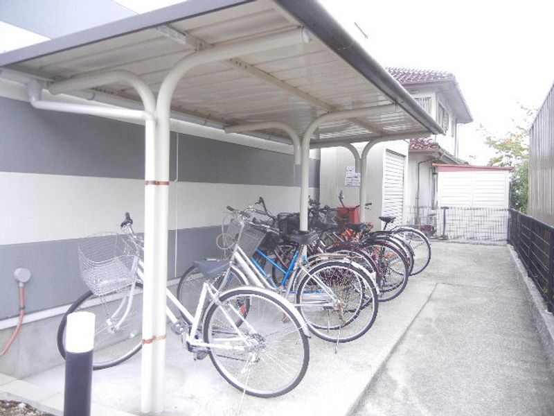 レオパレス市木 共用部分