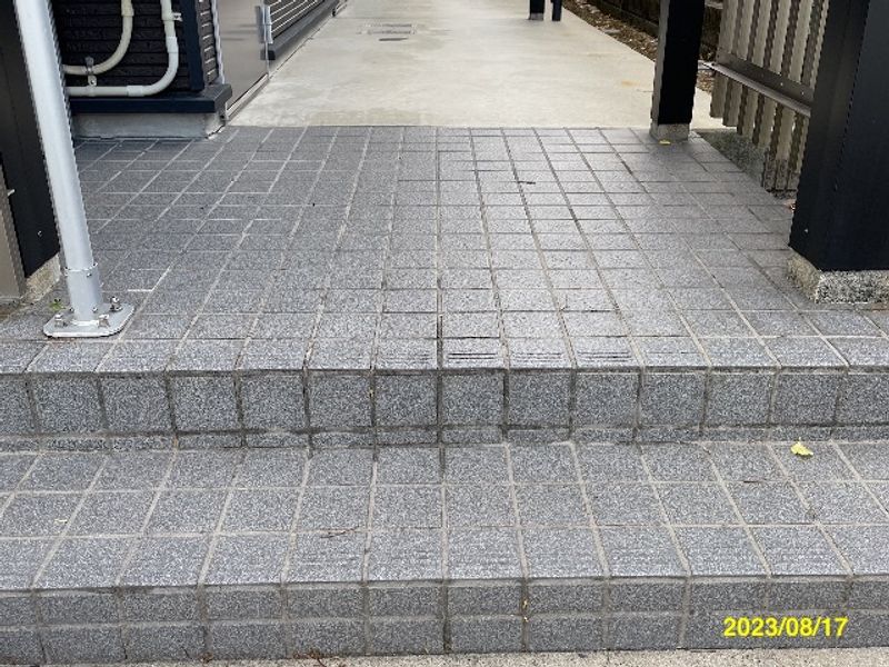 レオネクスト高針荒田Ⅱ エントランス