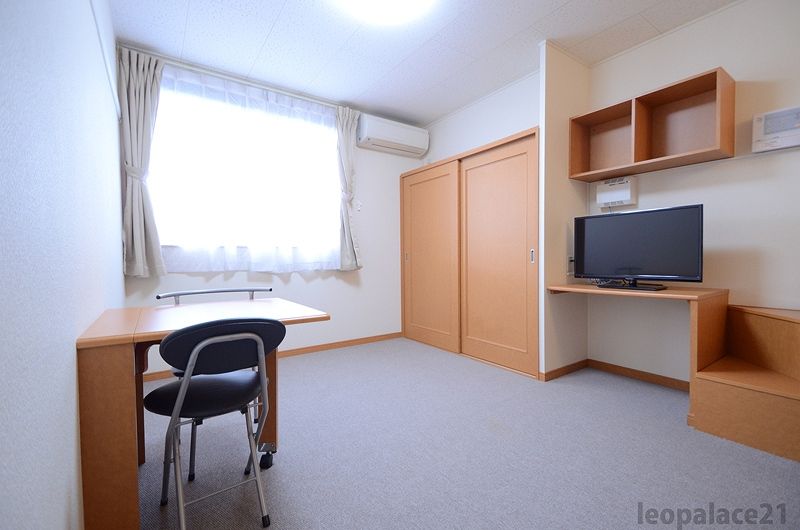 レオパレスＨＩＲＯＥ 居間