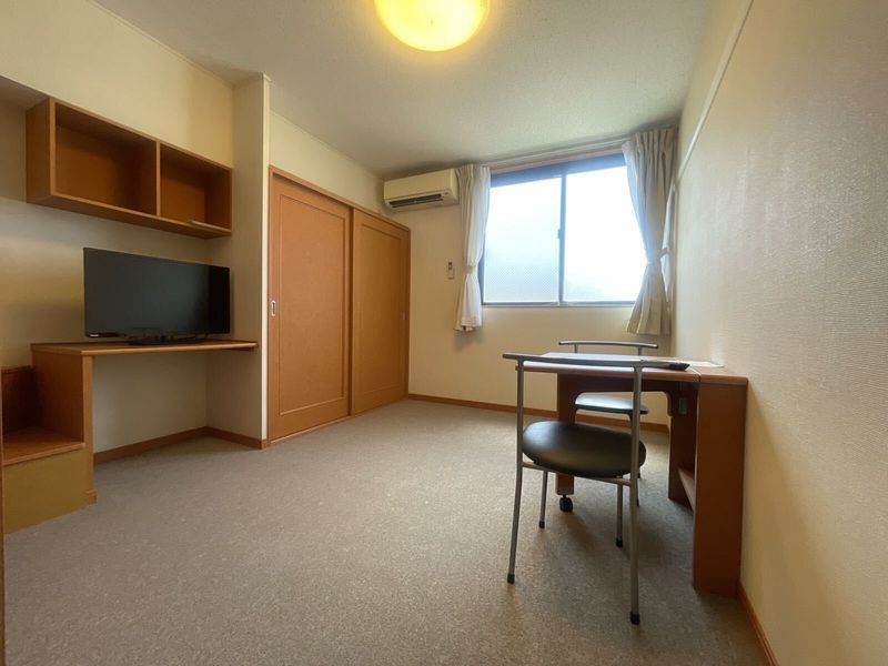 レオパレス紀ノ川 居間