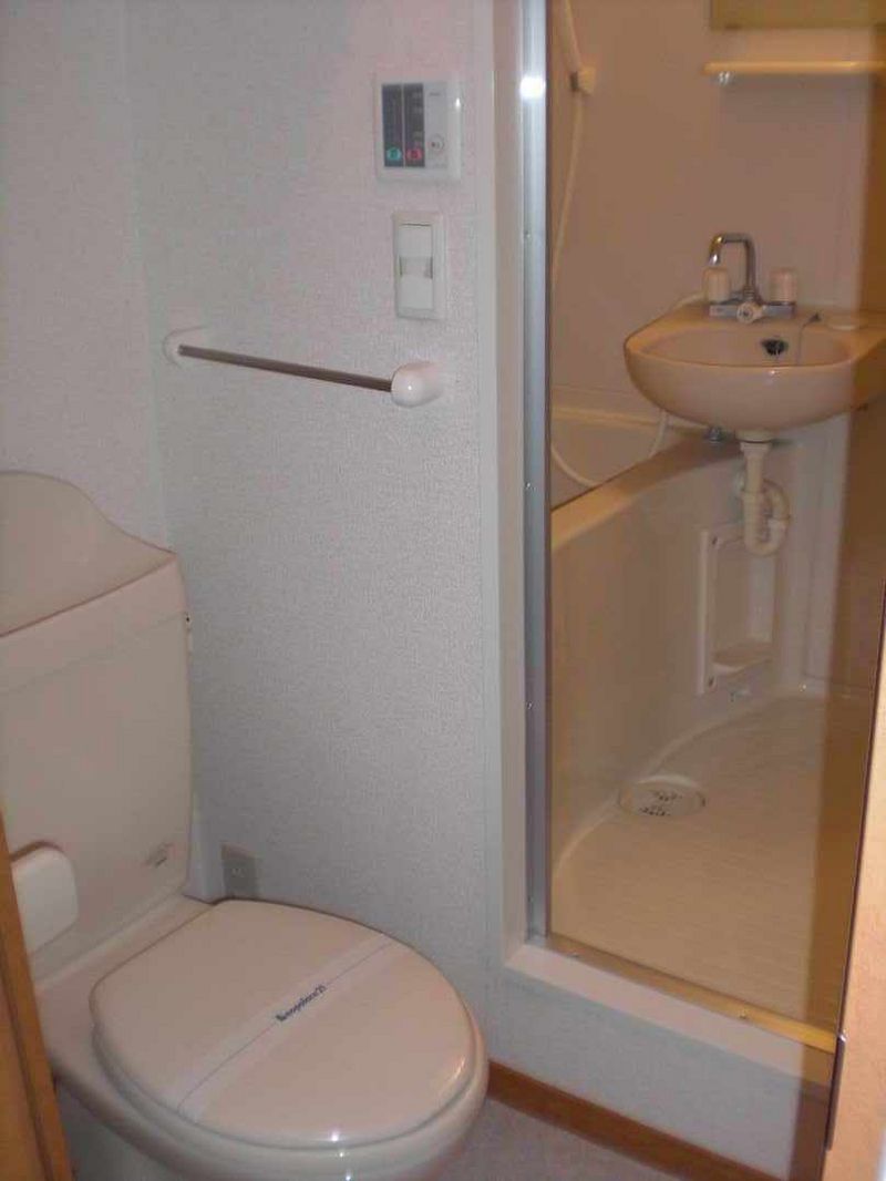 leopalace Kouki B Toilet