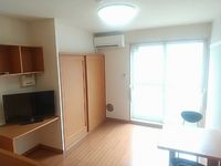 レオパレス幸 居間