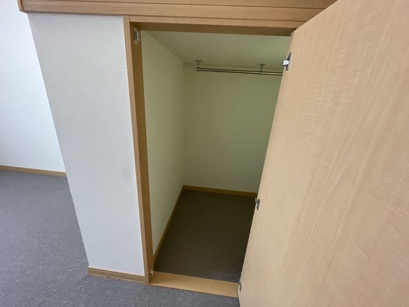 レオパレスピアット 収納