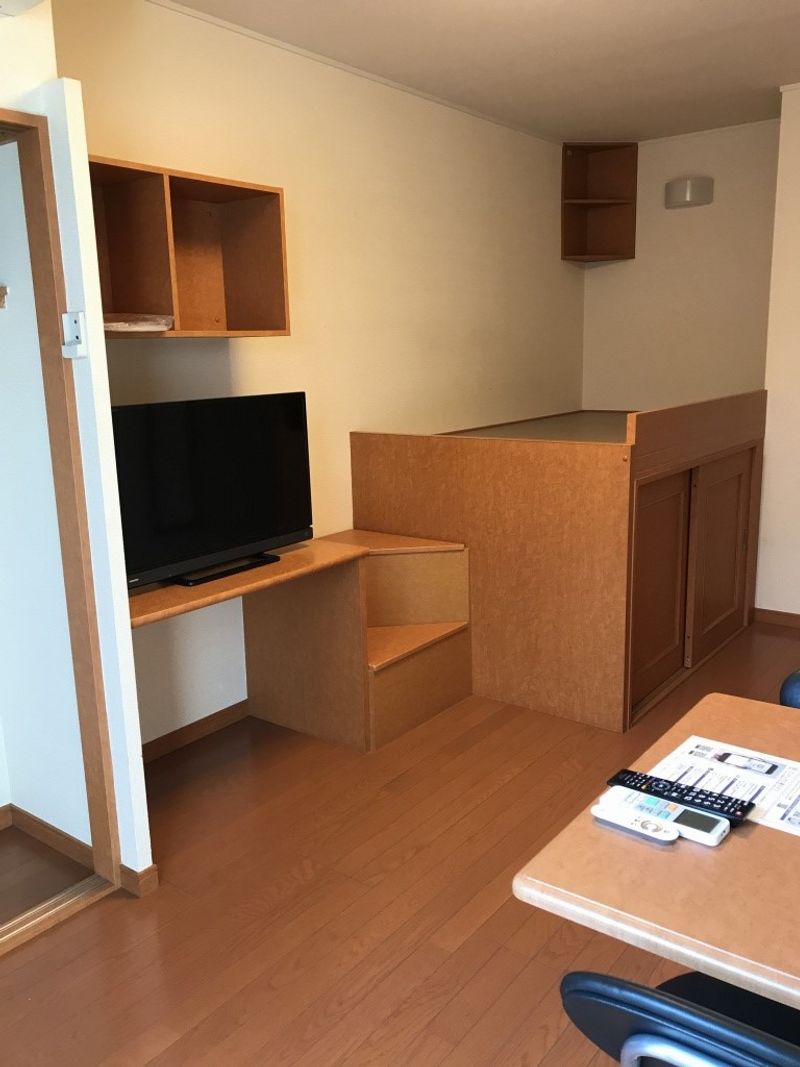 レオパレスエーデルハイム 居間