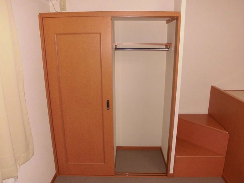 レオパレスアメニティハウス 収納