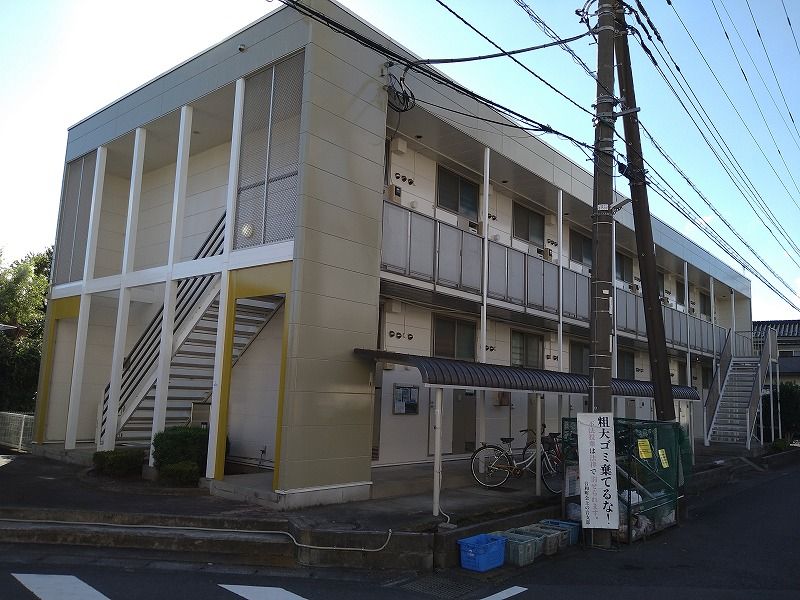 レオパレスサンワ 外観