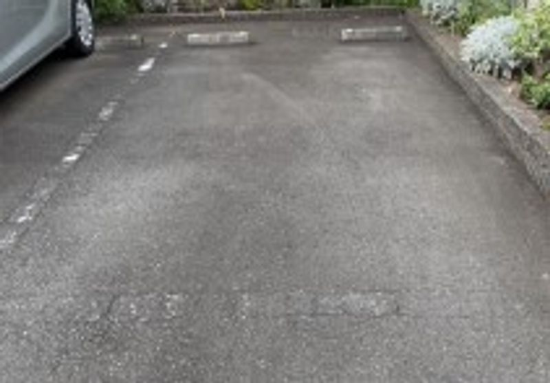 レオパレスダンデライオン 駐車場