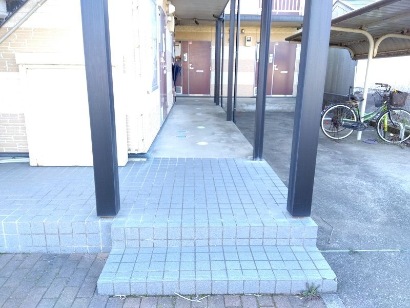 レオパレスＬＥ　ＣＩＥＬ エントランス