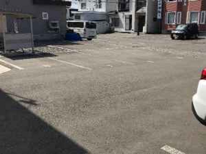 レオパレスイオノプシス 駐車場