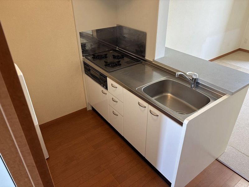 レオパレスアゼリアカーサ キッチン