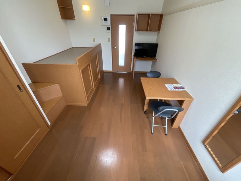 レオパレス松 居間