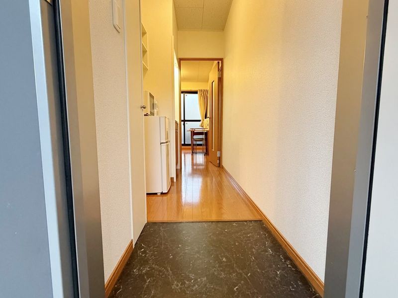 レオパレス浜大津 玄関