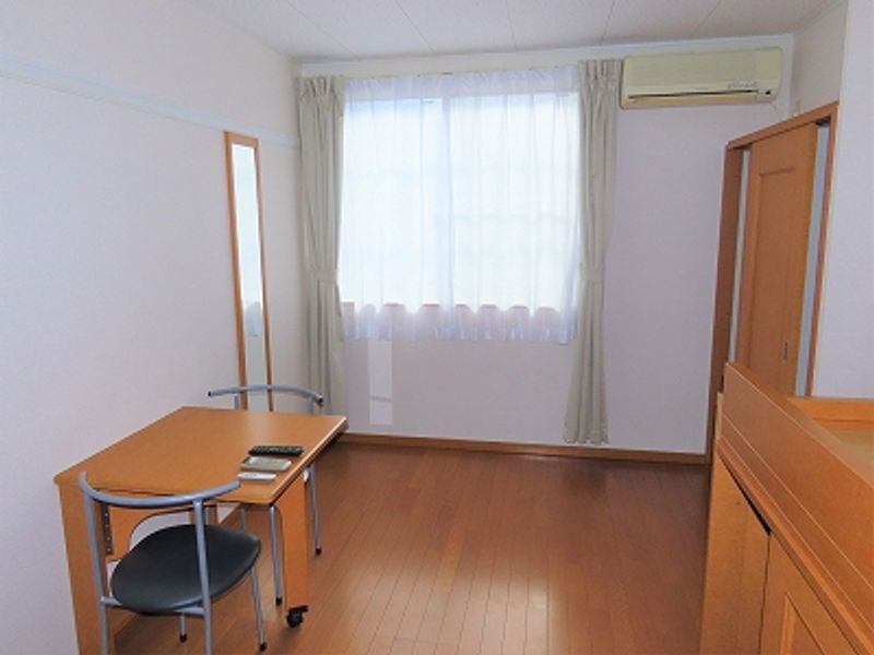 レオパレスエレメント 居間