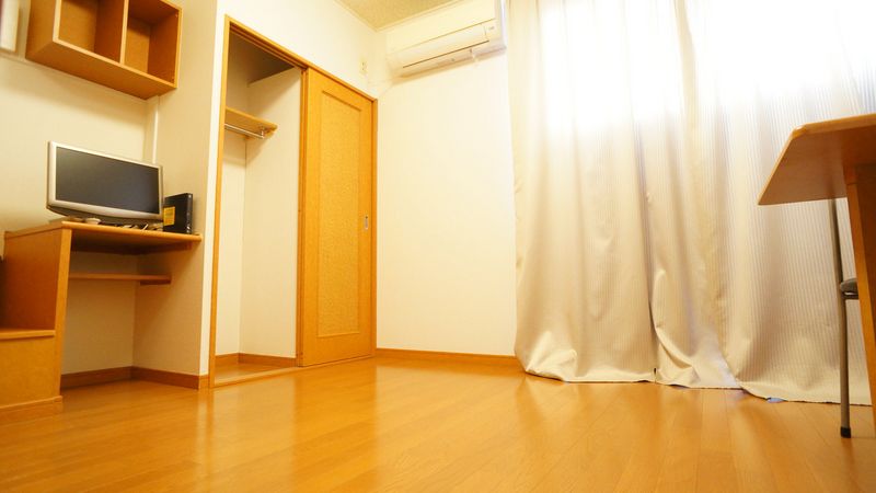 レオパレスヤマハ 居間