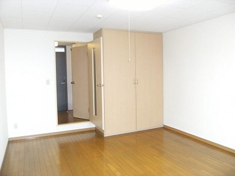 レオパレス輝石 居間