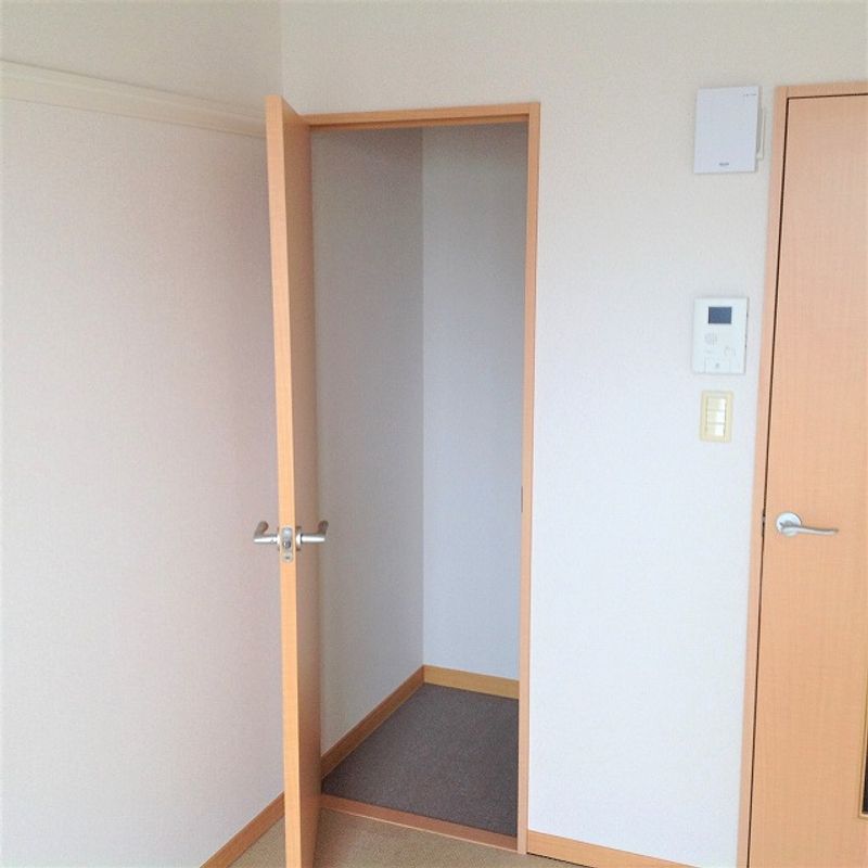 レオパレスリョーヒーナ 収納