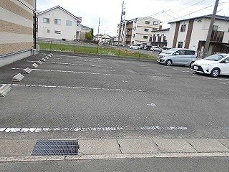 レオパレスラオ 駐車場
