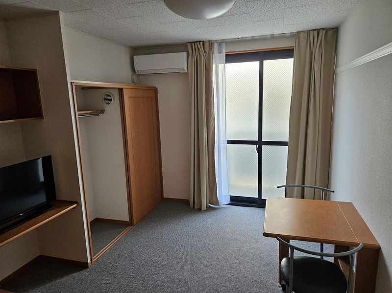 レオパレス南の風　Ⅱ 居間