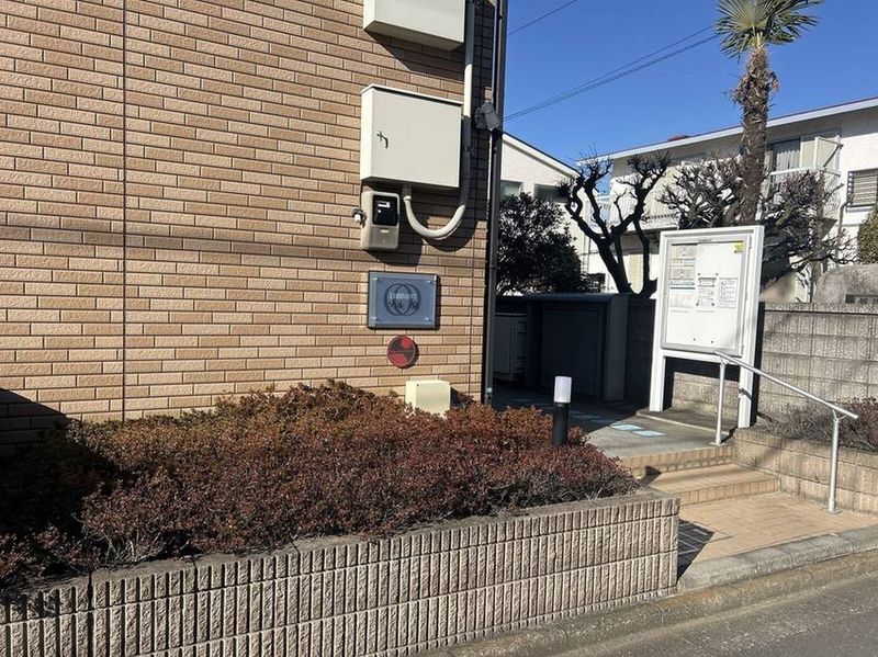 LEONEXT Sol Izumi Entrance