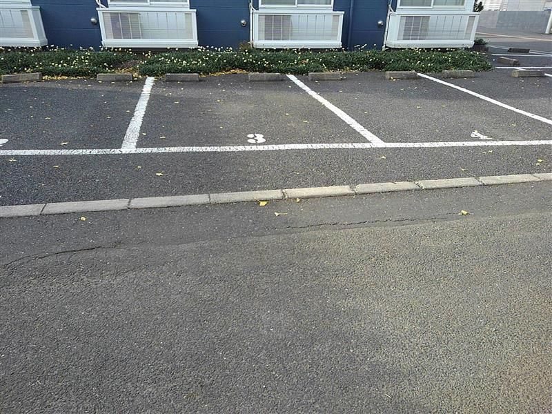 レオパレスるんるん 駐車場