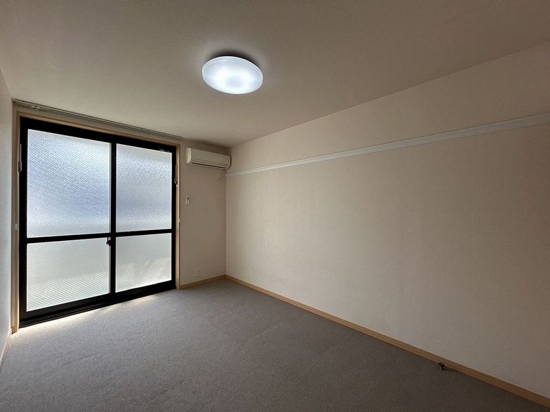 レオパレスパタータⅢ 居間