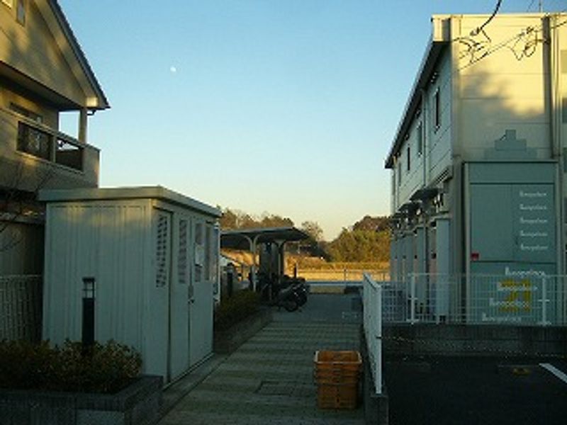 レオパレスルミエール七番館 エントランス