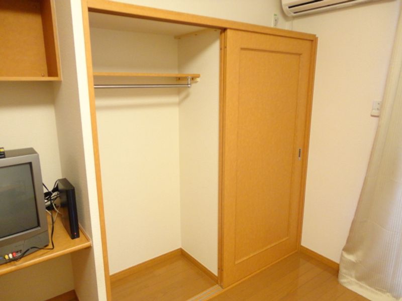 レオパレスリブラン 収納