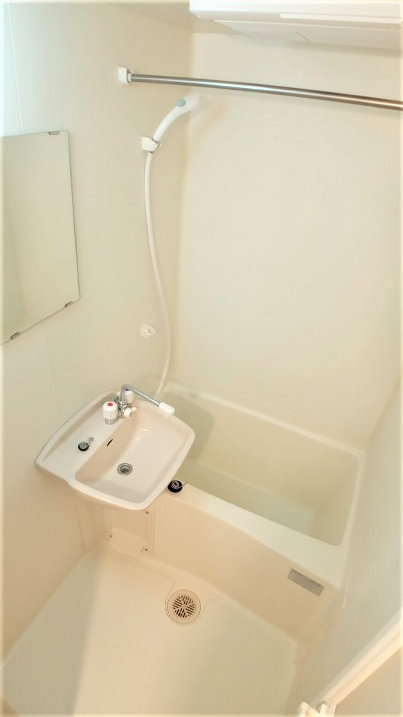 レオパレスブルージュ 風呂
