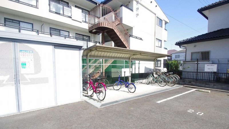 レオパレスプレズント 共用部分