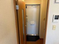 レオパレスコスモスカイ 玄関