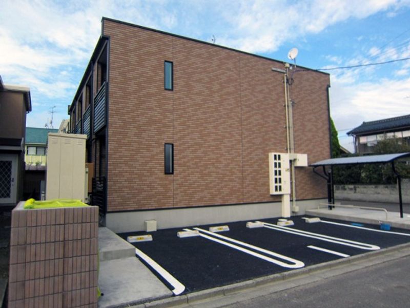 レオネクスト中野栄 駐車場