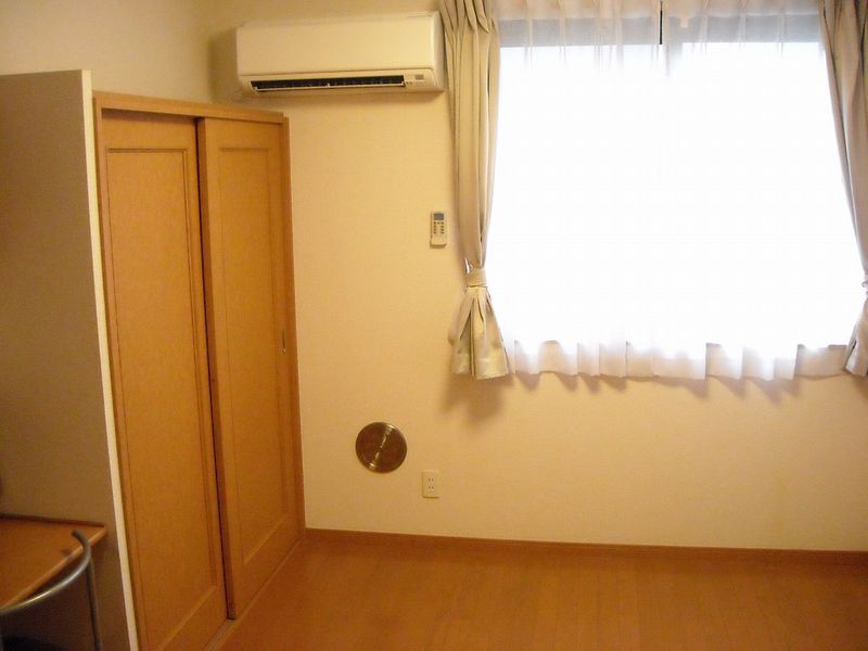 レオパレスＲＵＨＥＮ　ＨＥＩＭ 居間