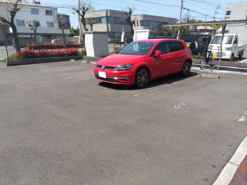レオパレス中央町 駐車場