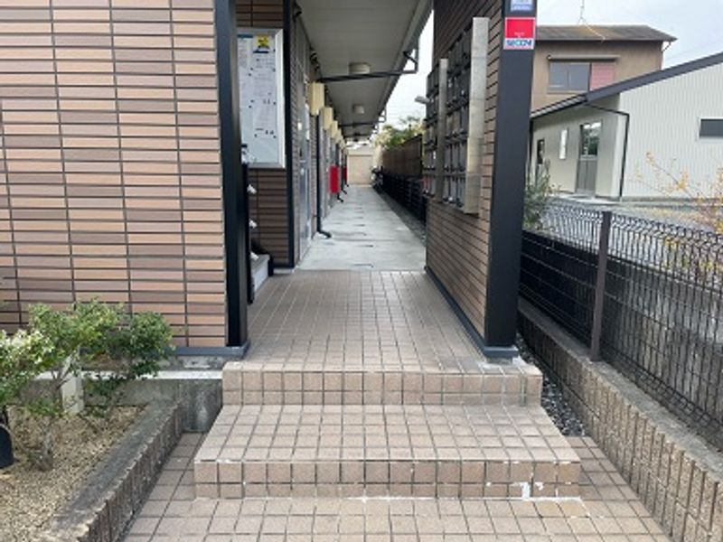 レオパレスクレージュ エントランス