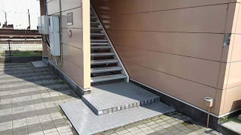 レオパレスサンフラワーⅡ エントランス