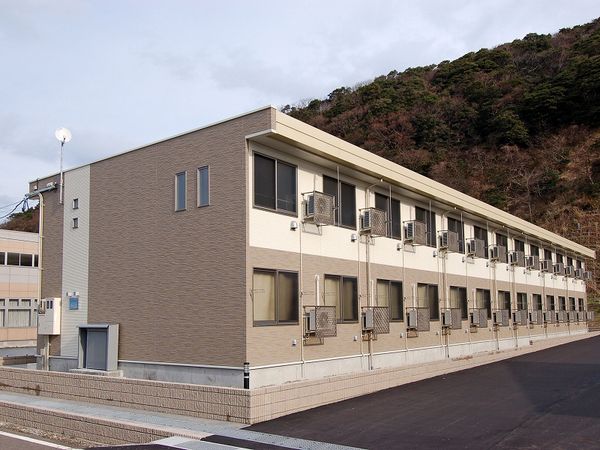 LEONEXT Ezaki exterior