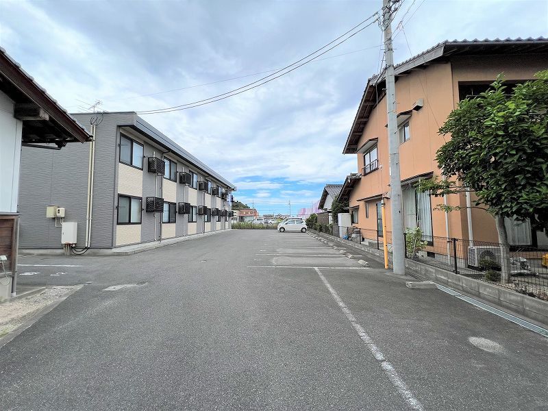 レオパレスハシマ 駐車場