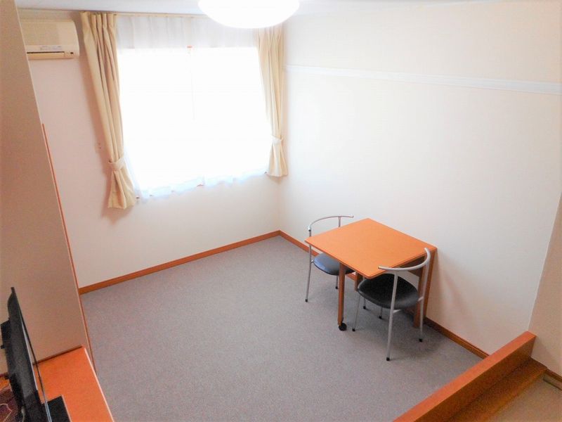 レオパレスセンチュリー 居間