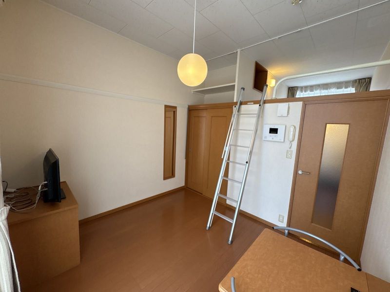 レオパレスファミーユ 居間